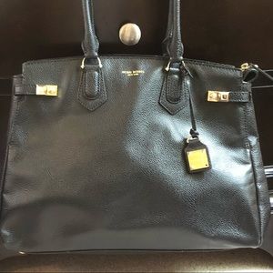 ❤️❤️HENRY BENDEL CARLYLE❤️❤️